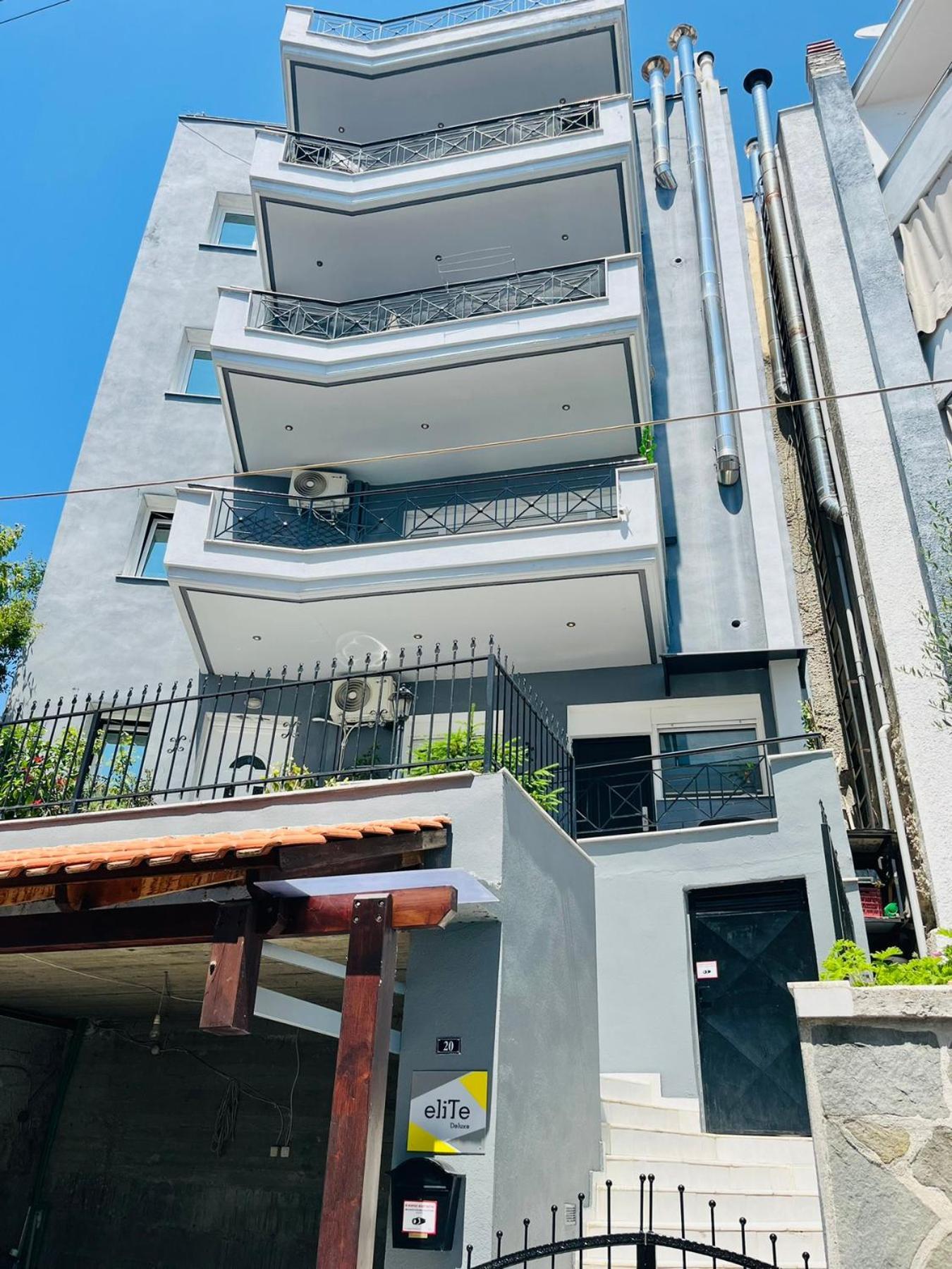 Elite Deluxe 2 Apartment